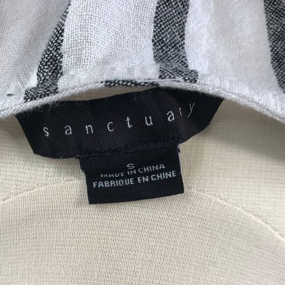 Sanctuary • Modern Summer Button Front Top - Picture 4 of 6